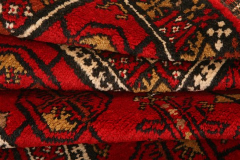 Baluch Red Hand Knotted 30 X 46 Area Rug 253-28404 Image 4