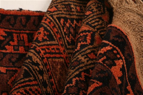 Baluch Red Hand Knotted 30 X 45 Area Rug 253-28407 Image 2