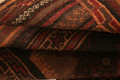 Baluch Brown Hand Knotted 27 X 47 Area Rug 100-28408 Image 4