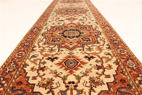 Serapi Beige Runner Hand Knotted 26 X 201 Area Rug 250-28424 Image 4