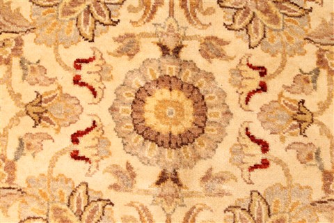Pishavar Beige Hand Knotted 120 X 159 Area Rug 250-28435 Image 2