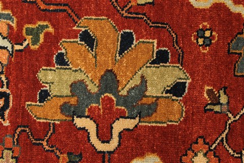Serapi Red Hand Knotted 116 X 175 Area Rug 250-28456 Image 11