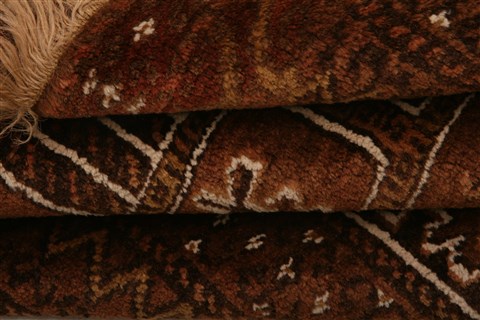 Baluch Brown Hand Knotted 30 X 47 Area Rug 100-28460 Image 3