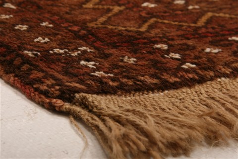 Baluch Brown Hand Knotted 30 X 47 Area Rug 100-28460 Image 5