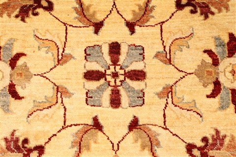 Pishavar Beige Hand Knotted 65 X 81 Area Rug 250-28484 Image 2