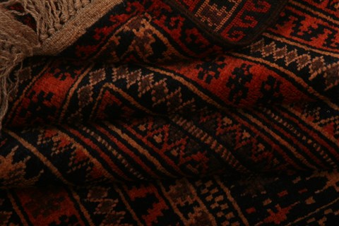 Baluch Red Hand Knotted 30 X 46 Area Rug 253-28516 Image 4