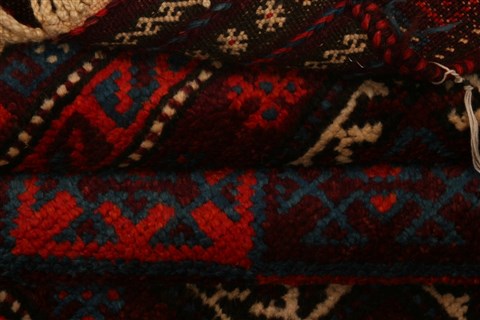 Baluch Red Hand Knotted 30 X 47 Area Rug 253-28520 Image 4
