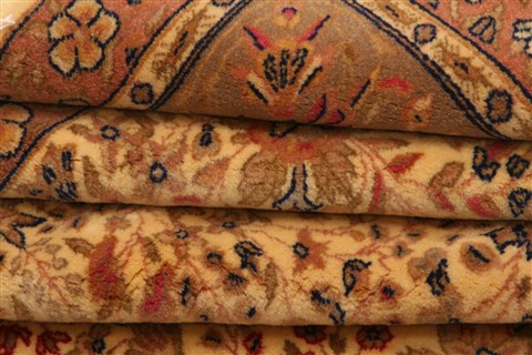Kerman Beige Hand Knotted 69 X 100 Area Rug 253-28557 Image 4