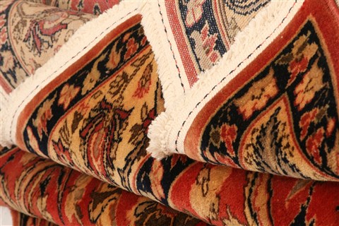 Tabriz Red Hand Knotted 67 X 93 Area Rug 100-28582 Image 3