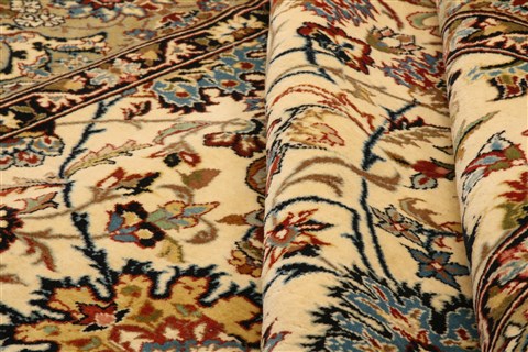 Tabriz Beige Hand Knotted 62 X 90 Area Rug 253-28589 Image 2