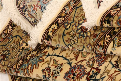 Tabriz Beige Hand Knotted 62 X 90 Area Rug 253-28589 Image 3