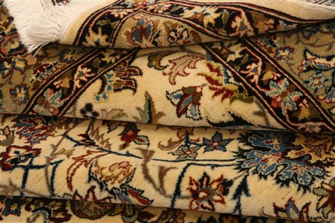 Tabriz Beige Hand Knotted 62 X 90 Area Rug 253-28589 Image 4