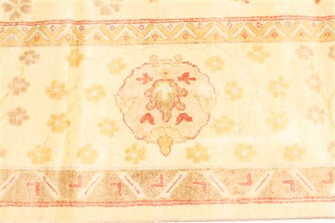 Oushak Beige Hand Knotted 120 X 164 Area Rug 250-28594 Image 3