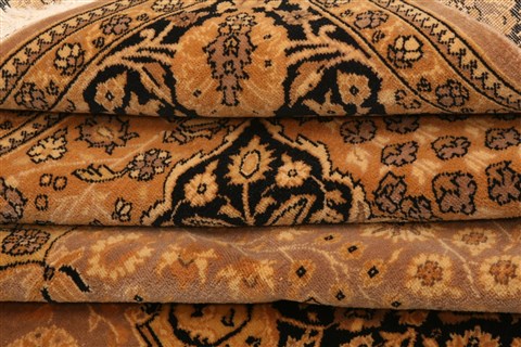 Tabriz Brown Hand Knotted 69 X 99 Area Rug 100-28595 Image 4