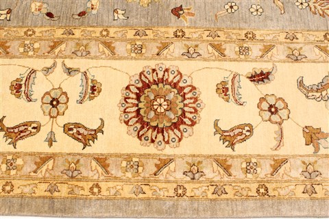 Ziegler Beige Hand Knotted 121 X 154 Area Rug 250-28596 Image 3