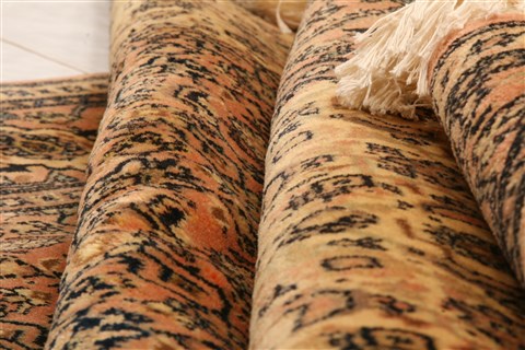 Tabriz Orange Hand Knotted 64 X 91 Area Rug 100-28606 Image 2