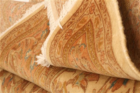 Sarouk Red Hand Knotted 63 X 103 Area Rug 100-28622 Image 3