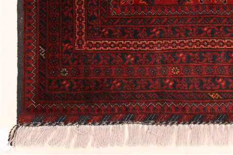 Kunduz Red Hand Knotted 41 X 56 Area Rug 250-28772 Image 1