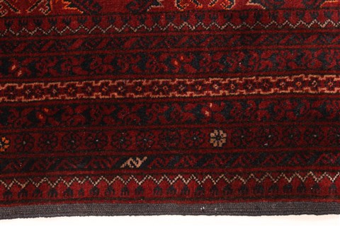 Kunduz Red Hand Knotted 41 X 56 Area Rug 250-28772 Image 3