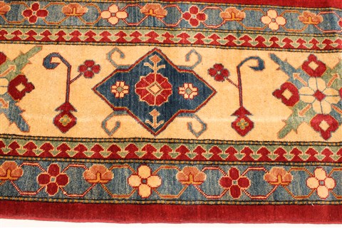 Kazak Yellow Hand Knotted 124 X 168 Area Rug 250-28798 Image 3