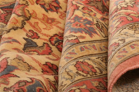 Tabriz Red Hand Knotted 90 X 118 Area Rug 100-28803 Image 2