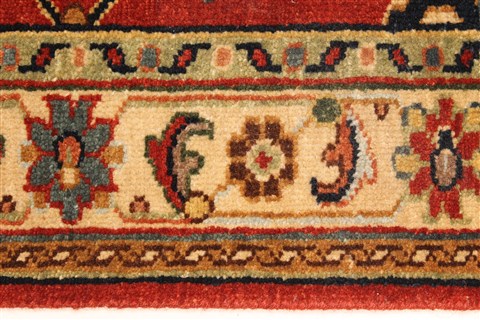 Serapi Beige Hand Knotted 26 X 40 Area Rug 250-28847 Image 3