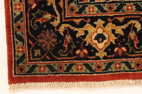 Herati Beige Hand Knotted 26 X 44 Area Rug 250-28876 Image 5