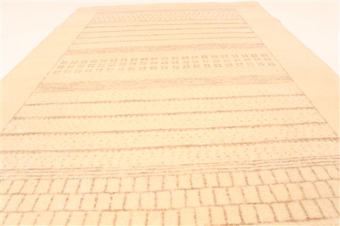 Gabbeh Beige Hand Knotted 27 X 40 Area Rug 250-28943 Image 6