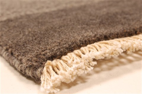 Gabbeh Grey Hand Knotted 27 X 42 Area Rug 250-28947 Image 5
