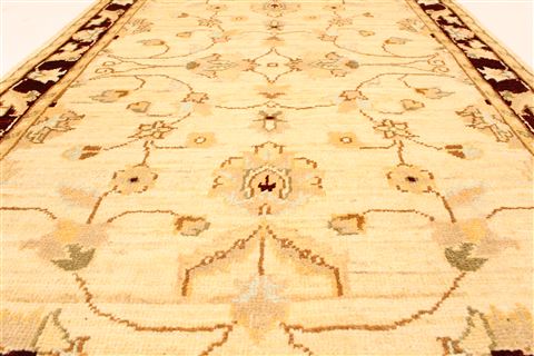 Pishavar Beige Hand Knotted 27 X 42 Area Rug 250-28970 Image 4