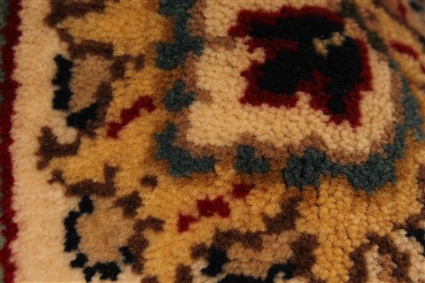 Isfahan Beige Hand Knotted 28 X 41 Area Rug 250-28975 Image 6