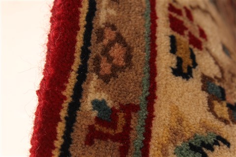Isfahan Beige Hand Knotted 28 X 41 Area Rug 250-28975 Image 7