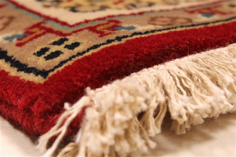 Isfahan Beige Hand Knotted 28 X 41 Area Rug 250-28975 Image 9