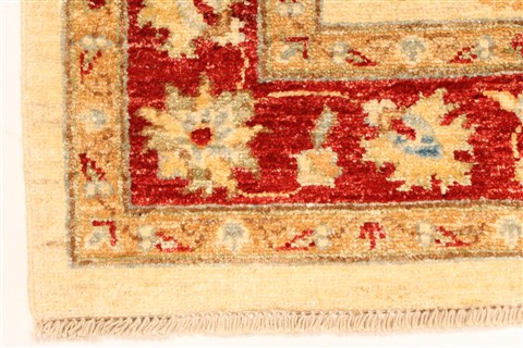 Pishavar Beige Hand Knotted 29 X 40 Area Rug 250-28982 Image 1