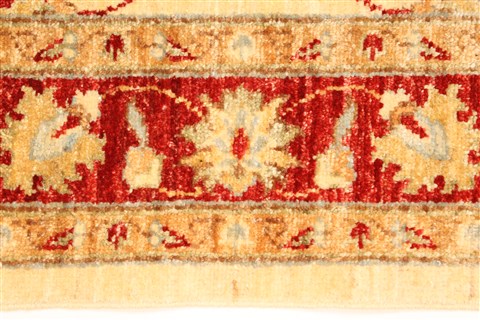 Pishavar Beige Hand Knotted 29 X 40 Area Rug 250-28982 Image 3
