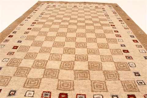Gabbeh Beige Hand Knotted 27 X 40 Area Rug 250-28986 Image 4