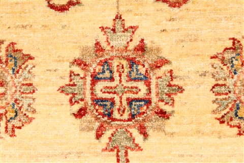 Pishavar Beige Hand Knotted 28 X 43 Area Rug 250-28999 Image 2