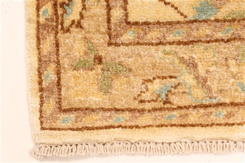 Pishavar Beige Hand Knotted 28 X 44 Area Rug 250-29016 Image 1