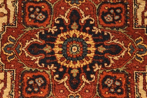 Serapi Beige Hand Knotted 27 X 41 Area Rug 250-29017 Image 2
