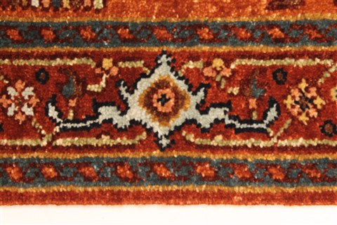 Serapi Beige Hand Knotted 26 X 40 Area Rug 250-29020 Image 1