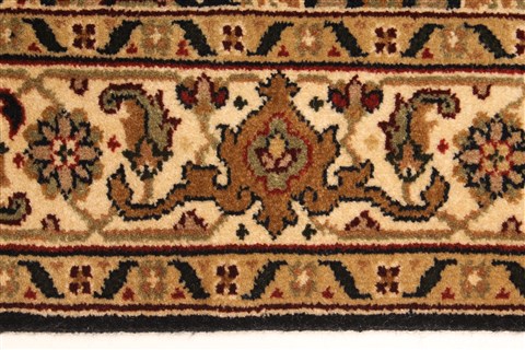 Herati Beige Hand Knotted 26 X 311 Area Rug 250-29021 Image 3