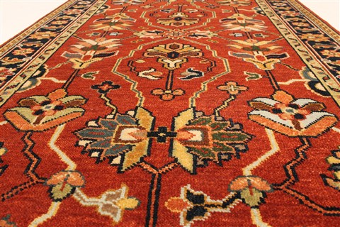 Serapi Red Hand Knotted 26 X 311 Area Rug 250-29033 Image 1