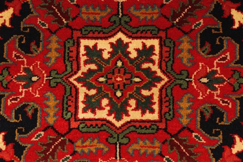 Heriz Red Hand Knotted 26 X 41 Area Rug 250-29037 Image 2