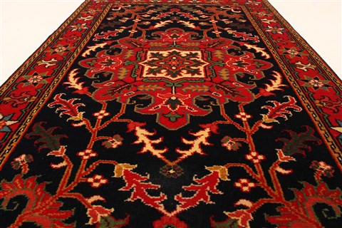 Heriz Red Hand Knotted 26 X 41 Area Rug 250-29037 Image 4
