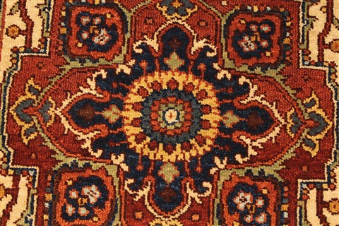 Serapi Beige Hand Knotted 26 X 41 Area Rug 250-29052 Image 2