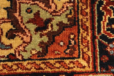 Serapi Red Hand Knotted 25 X 40 Area Rug 250-29054 Image 2