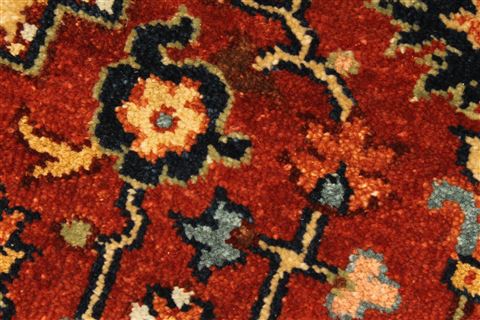 Serapi Red Hand Knotted 25 X 40 Area Rug 250-29054 Image 3