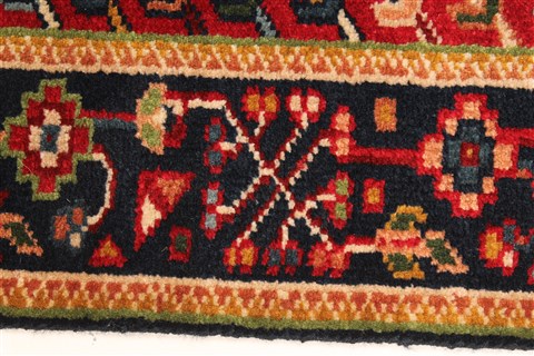 Karajeh Red Hand Knotted 26 X 40 Area Rug 250-29058 Image 3
