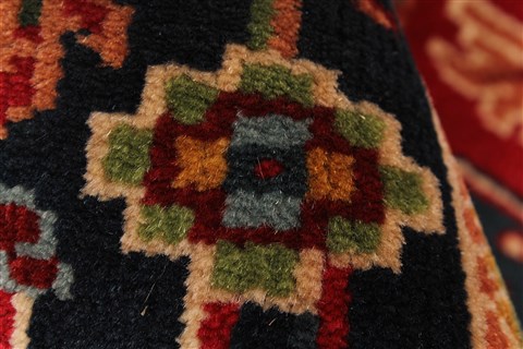 Karajeh Red Hand Knotted 26 X 40 Area Rug 250-29058 Image 6