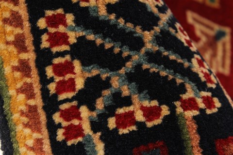 Karajeh Red Hand Knotted 26 X 41 Area Rug 250-29059 Image 7